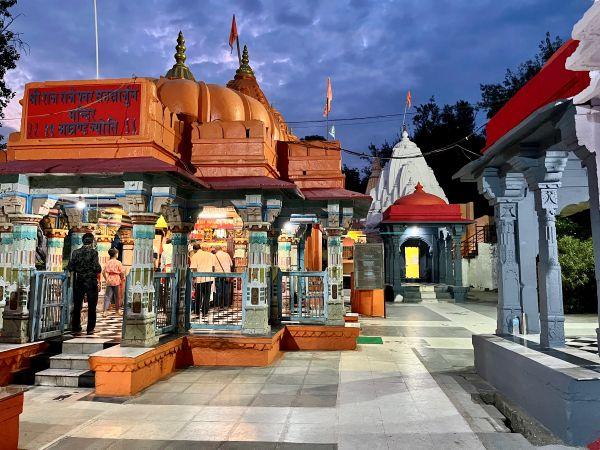Raja Rajeshwar Mandir ,Maheshwar